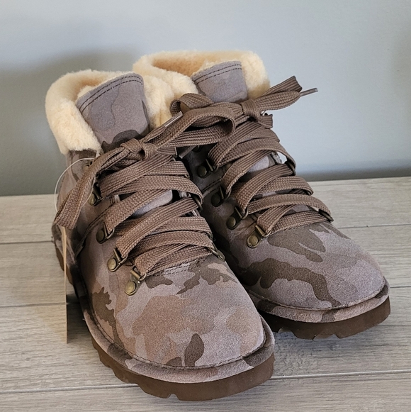 Bearpaw Camo Print Sherpa Wool Lined Lace Up Boot - Picture 5 of 10